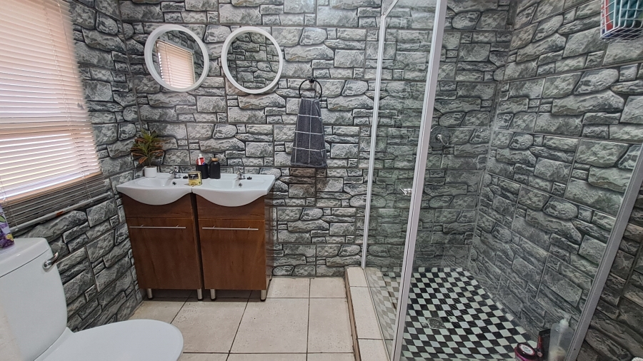 4 Bedroom Property for Sale in Villiers Free State